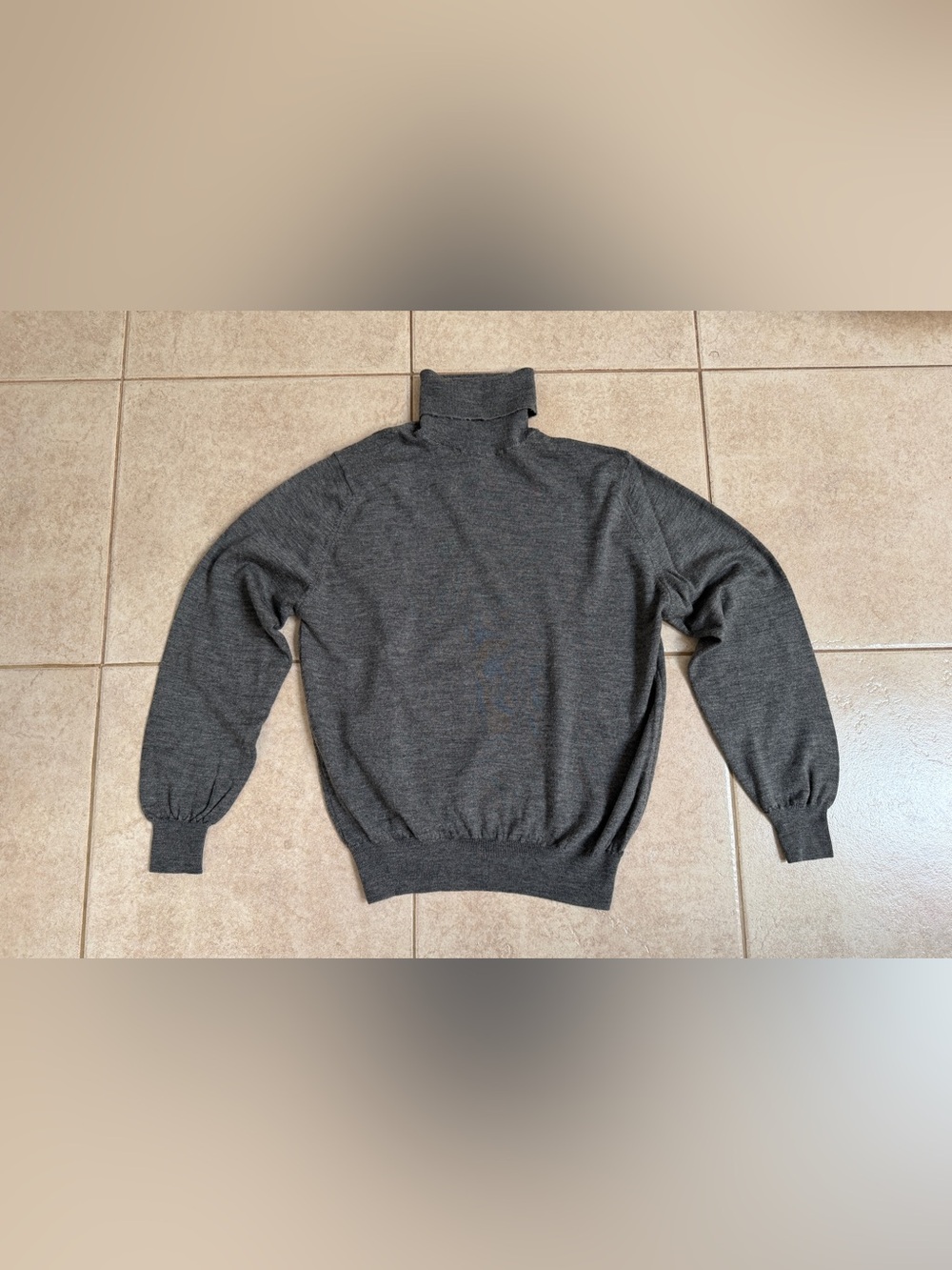 This vintage Bloomingdale's Traditionalist sweater , unisex